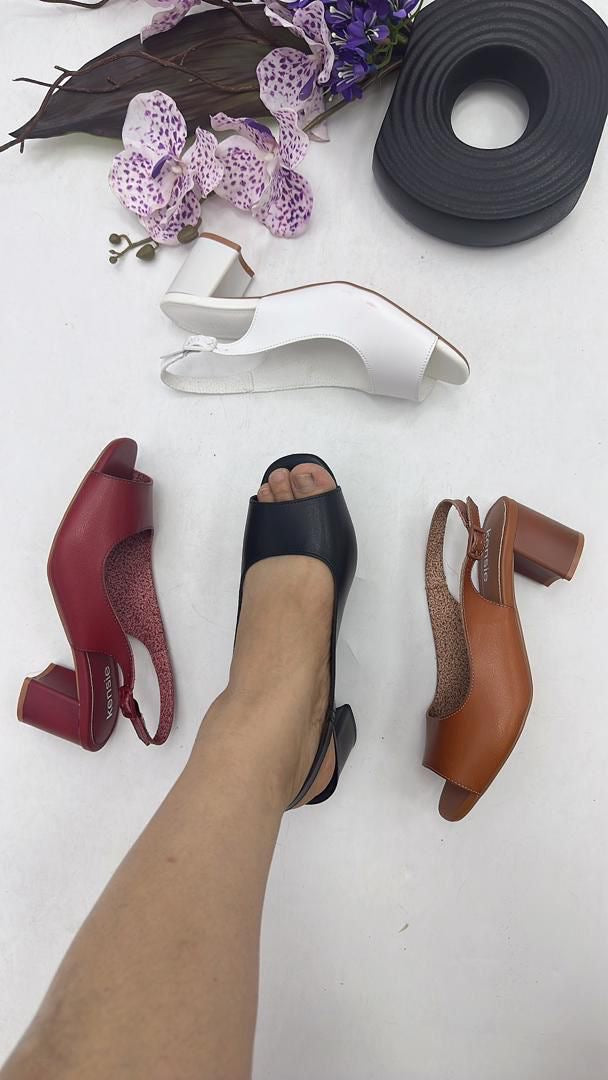 Sandales à talons carrés et bout ouvert