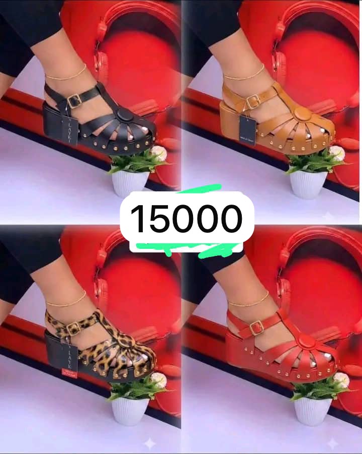 Sandales Compensées Style Spartiates à Clous – Confort & Élégance