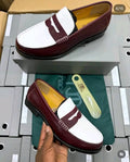 L'Élégance Classique Réinventée: Mocassins Bicolores de qualité.